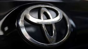 Toyota Memproduksi Sedan Lexus ES Di Pabrik Yang Berlokasi Di Kentucky.