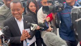Ketua Umum Partai Golongan Karya (Golkar) Bahlil Lahadalia merespons soal turunnya seorang kader golkar Dito Ariotedjo dari kursi Menteri Pemuda dan Olaharaga (Menpora).