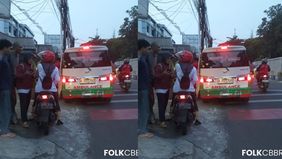 Kecelakaan tunggal pelajar menabrak tiang listrik di Jalan Raya Centex Ciracas, dekat Kober atau TPU pada Rabu (10/9) sore ini. Korban yang mengalami luka cukup parah di bagian kepala langsung dilarikan ke RS terdekat oleh ambulance.