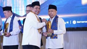 KPK memanggil Rektor Universitas Islam Negeri (UIN) Walisongo Semarang, Jawa Tengah, Nizar Ali (NA), sebagai saksi dalam kasus dugaan korupsi terkait penentuan kuota dan penyelenggaraan ibadah haji pada Kementerian Agama.