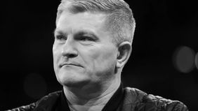 Dunia tinju tengah berduka setelah kabar meninggalnya mantan juara dunia asal Inggris, Ricky Hatton, yang berpulang pada usia 46 tahun.