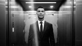 Ledakan tren edit foto berbasis kecerdasan buatan (AI) kini melahirkan fenomena unik “edit foto di lift pakai jas.” Tren ini dengan cepat menyebar di Instagram dan TikTok, memperlihatkan bagaimana pengguna memanfaatkan teknologi untuk menciptakan pot