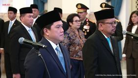 Menteri BUMN Erick Thohir resmi dilantik sebagai Menteri Pemuda dan Olahraga (Menpora) menggantikan Dito Ariotedjo yang beberapa waktu lalu diberhentikan oleh Presiden Prabowo Subianto. Upacara pelantikan berlangsung di Istana Kepresidenan Jakarta, R
