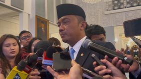 Menteri Sekretaris Negara (Mensesneg) Prasetyo Hadi menegaskan pemerintah akan mengevaluasi rangkap jabatan yang diemban sejumlah pejabat