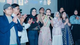 Film komedi terbaru 'Jadi Tuh Barang' tayang hari ini di bioskop, dan akan mengundi 5 pemenang beruntung untuk diajak umrah setelah tembus 1 juta penonton.