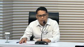 Komisi Pemberantasan Korupsi (KPK) mengungkap adanya oknum di Kementerian Agama (Kemenag) yang membujuk pendakwah sekaligus pemilik biro perjalanan haji PT Zahra Oto Mandiri atau Uhud Tour, Khalid Zeed Abdullah Basalamah, agar berpindah dari jalur ha