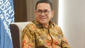 Menteri Perdagangan Budi Santoso resmi menerbitkan dua Peraturan Menteri Perdagangan (Permendag) baru yang mengatur impor ubi kayu beserta produk turunannya serta etanol. Kebijakan ini ditujukan untuk menjaga pasokan bahan baku industri.