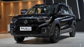 Suzuki New XL7 Hybrid Alpha Kuro Adalah Persembahan Khusus Bagi Pelanggan Setia Suzuki Di Seluruh Indonesia.
