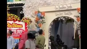 Tenda pesta khitanan didirikan sepanjang 150 meter