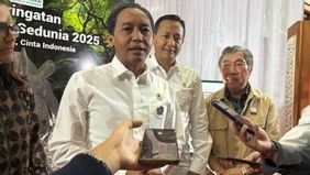 Menteri Kehutanan (Menhut) Raja Juli Antoni menyatakan bahwa pemerintah saat ini sedang mengupayakan penerapan asistensi teknologi guna memperbesar populasi satwa langka yang terancam punah, termasuk badak jawa (Rhinoceros sondaicus).