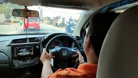 Di tengah menipisnya persediaan bahan bakar minyak (BBM) di sejumlah daerah, Pakar Otomotif Institut Teknologi Bandung (ITB), Yannes Martinus Pasaribu, memberikan sejumlah tips berkendara agar konsumsi energi lebih efisien.