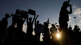 Pada Minggu, 21 September 2025, lebih dari 41 ribu warga Brasil memadati jalan-jalan di Rio de Janeiro untuk memprotes amendemen konstitusi yang dinilai memperbesar impunitas bagi anggota parlemen, atau dikenal sebagai "PEC da Blindagem".