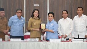 Komisi IV DPR RI bersama Menteri Kehutanan Rajajuli Antoni melakukan kunjungan kerja di Maluku Utara, Selasa, guna meninjau kondisi pertambangan di kawasan hutan serta menekankan pentingnya kepatuhan perusahaan terhadap aturan dan kewajiban lingkunga