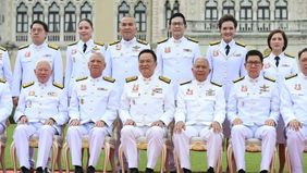Pemerintah koalisi baru Thailand yang dipimpin Perdana Menteri (PM) Anutin Charnvirakul bersama jajaran menteri kabinetnya resmi dilantik pada Rabu 24 September 2025, setelah pekan lalu mendapat pengesahan dari kerajaan.