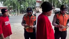 Komedian Sule kena tilang Dishub saat bawa mobil double cabin tanpa KIR.