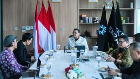 Menteri Ekonomi Kreatif (Menekraf) Teuku Riefky Harsya menggelar pertemuan dengan penyelenggara festival musik Synchronize Festival (Synchronize Fest) untuk membahas potensi perluasan kerja sama dalam rangkaian Hari Ekonomi Kreatif Nasional.