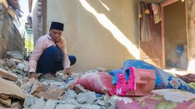 Badan Nasional Penanggulangan Bencana (BNPB) memastikan layanan kesehatan di Kabupaten Situbondo, Jawa Timur, disiagakan selama 24 jam untuk membantu masyarakat yang terdampak gempa bumi magnitudo 5,7 pada Kamis, 25 September 2025.