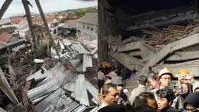 Pondok Pesantren Al-Khoziny di Buduran, Sidoarjo, runtuh pada Senin, 29 September 2025, sekitar pukul 15.35 WIB. Kantor Basarnas Surabaya mengerahkan dua tim rescue berjumlah 13 personel untuk melakukan assessment dan evakuasi santri yang tertimpa re