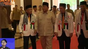 Presiden RI Prabowo Subianto menghadiri Musyawarah Nasional (Munas) VI Partai Keadilan Sejahtera (PKS) di Jakarta, Senin. Kehadirannya disambut langsung oleh Presiden PKS Almuzzammil Yusuf dan Ketua Dewan Syuro PKS Sohibul Iman.