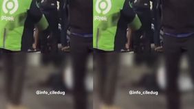 Sesampainya di Underpass Ciledug, korban diduga kehilangan kendali dan menabrak pembatas jalan hingga terpental dari motor.