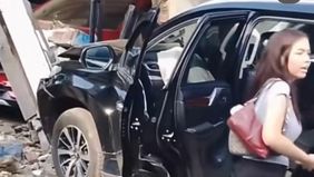 Pengemudi salah menginjak pedal