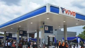 Harga bahan bakar minyak (BBM) di stasiun pengisian bahan bakar umum (SPBU) Vivo mengalami kenaikan mulai 1 Oktober 2025. Salah satu jenis BBM yang naik adalah Revvo 92, kini dibanderol Rp12.890 per liter.