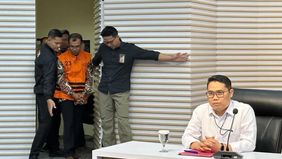 Komisi Pemberantasan Korupsi (KPK) resmi mengumumkan penetapan 21 orang sebagai tersangka dalam perkara dugaan korupsi pengelolaan dana hibah untuk kelompok masyarakat di lingkungan Pemerintah Provinsi Jawa Timur pada periode anggaran 2019–2022.
