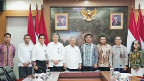 Laporan itu disampaikan langsung saat bertemu dengan dua Wakil Menteri Sekretaris Negara, Juri Ardiantoro dan Bambang Eko Suharyanto.
