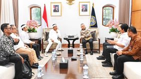 Menteri Perhubungan Dudy Purwagandhi bertemu Gubernur Jawa Barat Dedi Mulyadi untuk membahas sejumlah isu transportasi di Wilayah Jawa Barat.