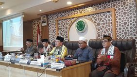 Majelis Ulama Indonesia (MUI) memberikan tanggapan terkait insiden ambruknya bangunan Pondok Pesantren (Ponpes) Al Khoziny di Sidoarjo, Jawa Timur, yang menyebabkan 63 orang meninggal dunia.