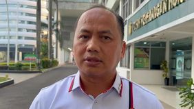 Kejaksaan Agung (Kejagung) memberikan klarifikasi terkait pernyataan sebelumnya mengenai status kewarganegaraan dua tersangka, Mohammad Riza Chalid dan Jurist Tan, yang disebut tidak memiliki kewarganegaraan (stateless) setelah paspor mereka dicabut 