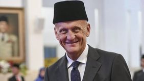 Ketua Komite Wasit FIFA, Pierluigi Collina, menegaskan bahwa sistem Football Video Support (FVS) tidak boleh disamakan dengan atau dianggap sebagai versi modifikasi dari Video Assistant Referee (VAR).