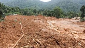 Sebanyak 18 orang dilaporkan tewas setelah sebuah bus tertimbun tanah longsor di distrik Bilaspur, negara bagian Himachal Pradesh, India, Selasa, 7 Oktober 2025, menurut keterangan para pejabat setempat.