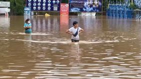  Sedikitnya 22 orang dilaporkan meninggal dunia dan sekitar 369 ribu orang terdampak akibat banjir besar yang melanda 19 provinsi di Thailand setelah hujan deras mengguyur wilayah tersebut dalam beberapa hari terakhir, menurut pejabat setempat pada S