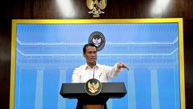 Menteri Pertanian (Mentan) Andi Amran Sulaiman menegaskan bahwa pemerintah tengah memprogramkan hilirisasi sejumlah komoditas hortikultura, termasuk kelapa dalam, agar ke depan tidak ada lagi ekspor kelapa utuh (gelondongan) ke luar negeri.