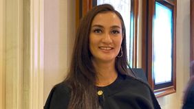 Atiqah Hasiholan menceritakan perannya menjadi dukun sakti ahli pelet di Jawa Timur, dalam film terbarunya Sosok Ketiga: Lintrik. 