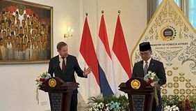 Menteri Luar Negeri (Menlu) Belanda David van Weel menyampaikan permintaan maaf kepada para penggemar sepak bola Indonesia setelah tim nasional Indonesia yang diasuh oleh pelatih asal Belanda, Patrick Kluivert, harus mengakui keunggulan Arab Saudi pa