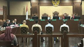 Perlakuan istimewa itu tertuang dalam surat dakwaan, yang menjelaskan perbuatan dari Panitia Pelelangan Khusus dalam impor produk kilang atau bahan bakar minyak (BBM).
