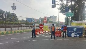 Direktorat Lalu Lintas Polda Metro Jaya melakukan rekayasa lalu lintas di Jalan Arjuna Selatan, arah Kemanggisan, Jakarta Barat, menyusul adanya pekerjaan saluran air yang bertujuan mencegah genangan di kawasan tersebut.