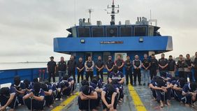Sebanyak 41 narapidana berisiko tinggi asal Jakarta dipindahkan ke Lembaga Pemasyarakatan (Lapas) Super Maximum Security Nusakambangan, Kabupaten Cilacap, Jawa Tengah, pada Senin, 13 Oktober 2025 pagi.
