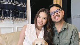 Nama Jovial da Lopez dan Kezia Aletheia mendadak menjadi sorotan publik setelah kabar putusnya mereka viral di media sosial. Kakak dari Andovi da Lopez itu akhirnya buka suara, mengonfirmasi bahwa hubungannya dengan Kezia sudah berakhir.