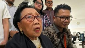 Pemerintah menggugat PT Indobuildco, pengelola Hotel Sultan Jakarta, untuk membayar royalti sebesar 45 juta dolar AS atau setara Rp742,5 miliar (dengan kurs Rp16.500 per dolar AS) atas penggunaan lahan negara di kawasan Gelora Bung Karno (GBK).