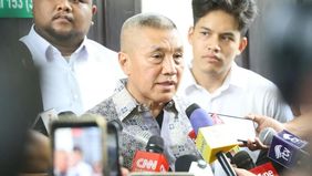 Tim pengacara Nadiem Anwar Makarim menegaskan komitmen mereka untuk terus menuntut bukti yang sah mengenai adanya kerugian negara, walaupun hakim Pengadilan Negeri Jakarta Selatan telah menolak permohonan praperadilan dari mantan Menteri Pendidikan, 