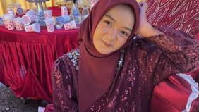 Kakak sepupu Reka, Fitry (20) mengatakan, Reka awalnya izin kepada ibunya Lisa Astati (31) untuk mengantar temannya, Siti menggunakan motor, Minggu (12/10) sekitar pukul 18.10 Wita. Namun hingga Senin (13/10) malam, Reka tak kunjung pulang ke rumahny