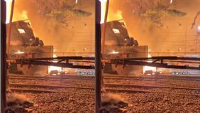 Berdasarkan informasi yang kami terima, peristiwa tragis ini menelan empat korban jiwa yang diduga terjebak di dalam rumah saat api membesar.