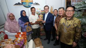 Padupadan menjadi formula peringatan hari ulang tahun Sinar Mas ke-87 yang berlangsung di Sinar Mas Land Plaza, Jakarta Pusat. Area lobi Menara 2 mempertemukan internalisasi filosofi hidup pendiri Sinar Mas, Eka Tjipta Widjaja berwujud permainan inte