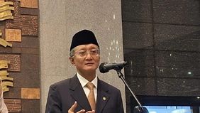 Menteri Pekerjaan Umum (PU) Dody Hanggodo menargetkan pembangunan 43 jembatan gantung dapat diselesaikan pada akhir tahun 2025. Proyek ini merupakan bagian dari upaya pemerintah dalam memperkuat konektivitas masyarakat di berbagai daerah.