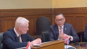 Wakil Menteri Investasi dan Hilirisasi/Wakil Kepala BKPM Todotua Pasaribu melakukan pertemuan dengan Rt Hon Graham Stuart MP, Ketua All-Party Parliamentary Group (APPG) on Indonesia, di London pada Senin, 14 Oktober 2025.
