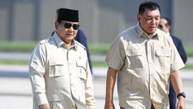 Menteri Pertahanan Sjafrie Sjamsoeddin menilai Presiden Prabowo Subianto telah bekerja keras membela kepentingan rakyat selama hampir satu tahun masa jabatannya.