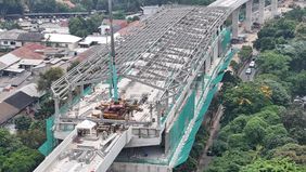 Progres pembangunan Light Rail Transit (LRT) Jakarta Fase 1B dengan rute Velodrome–Manggarai sepanjang 6,4 kilometer (km) hingga 14 Oktober 2025 tercatat telah mencapai 75,55 persen.